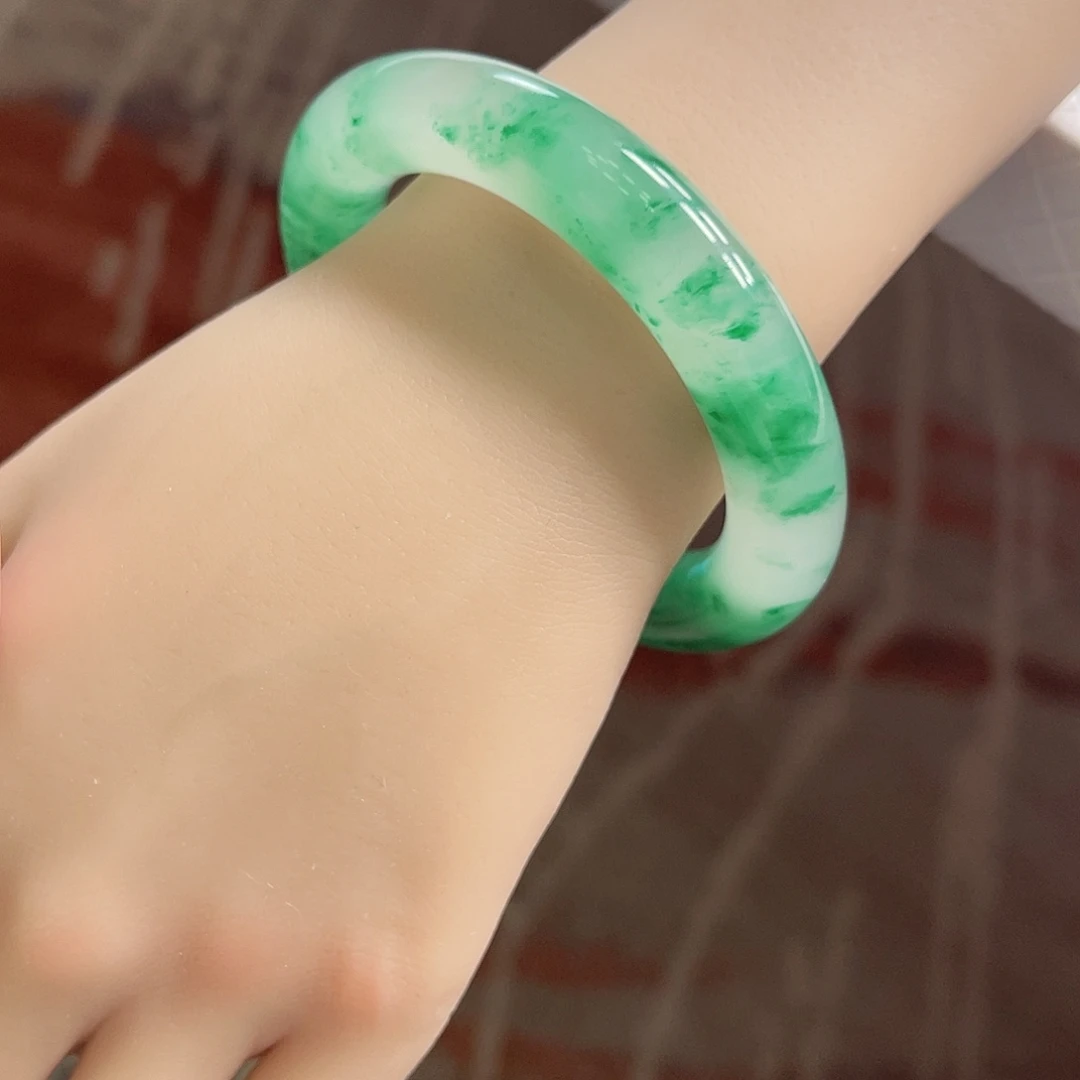 石英质玉未镶嵌手镯