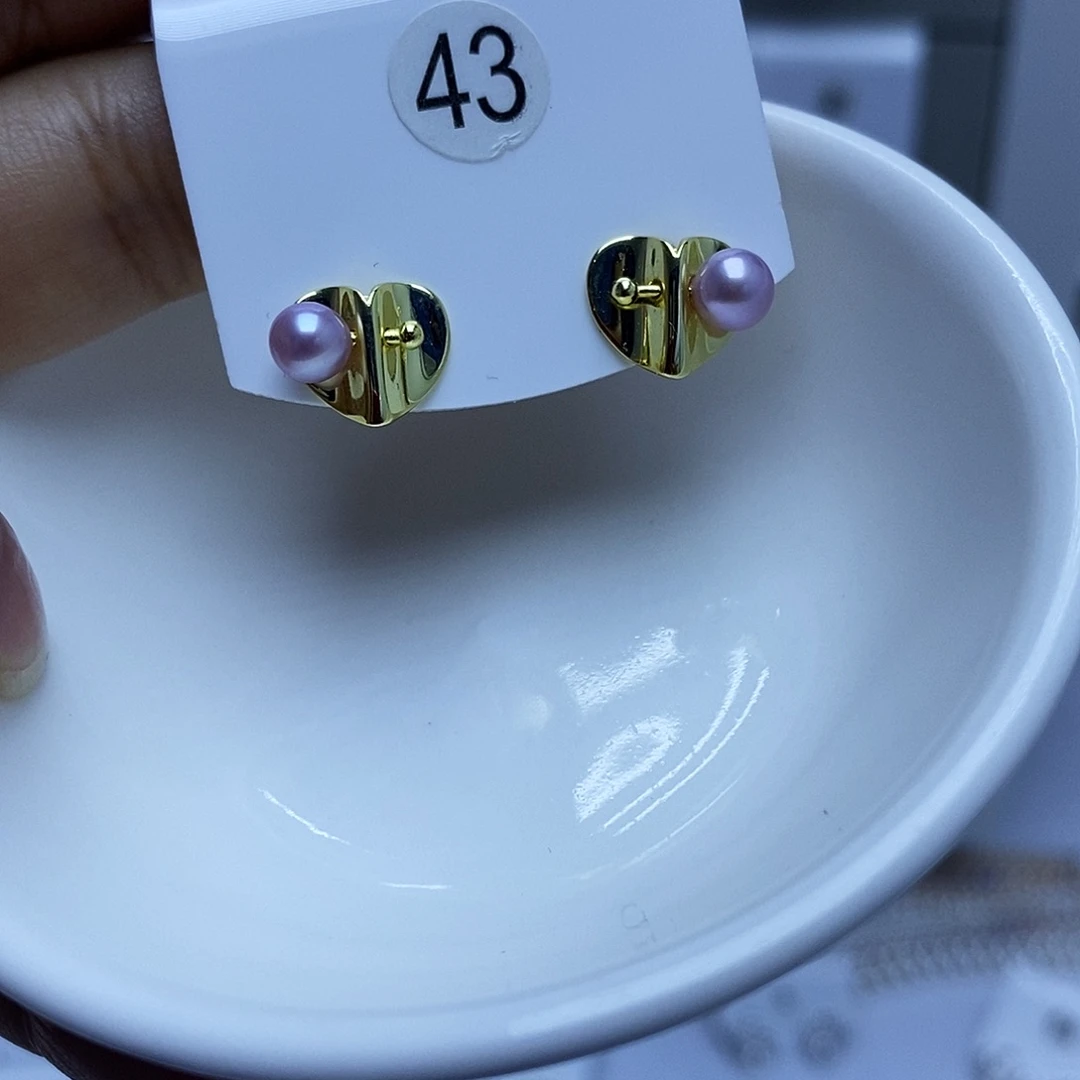 淡水珍珠银S925镶嵌耳饰43