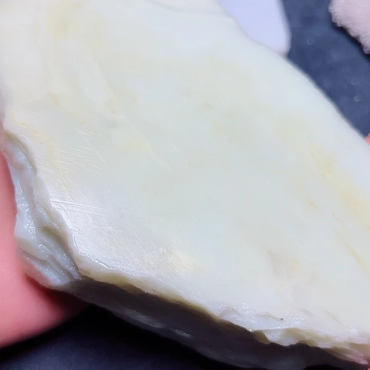 未镶嵌和田玉（糖玉）珠宝奇石