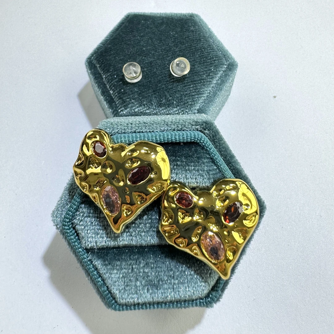 铜合金合成锆石耳饰 铜合金合成立方氧化锆耳钉气质轻奢时尚W1011