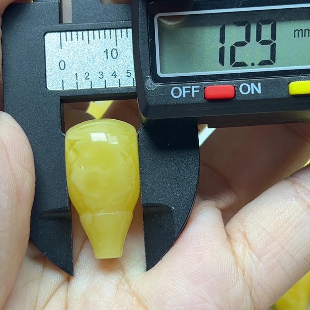 未镶嵌琥珀裸石三通