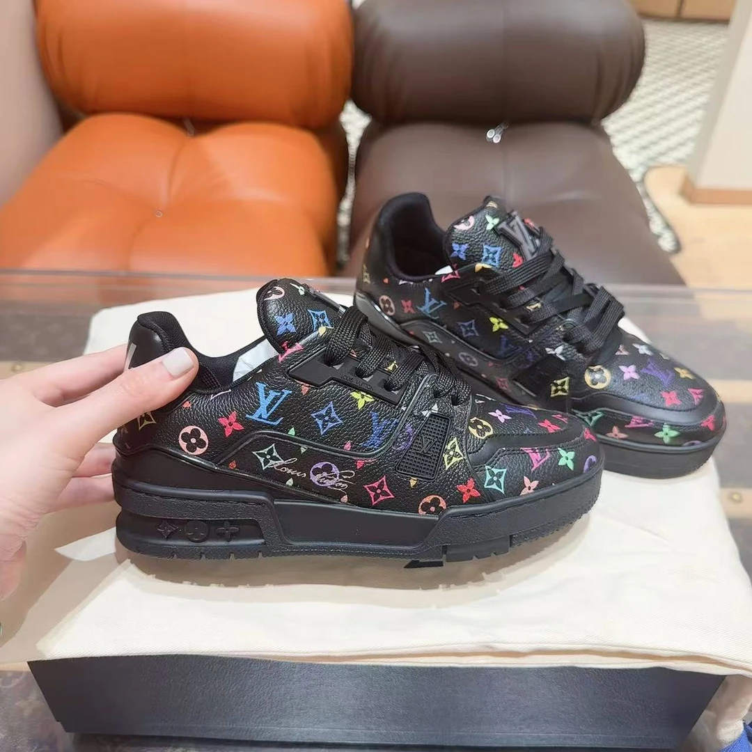 全新未使用 LouisVuitton/路易威登 Trainer/全心/黑三彩/42