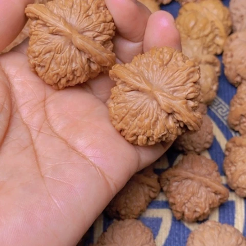 【闪购商品】文玩核桃吊坠?****?四座楼43