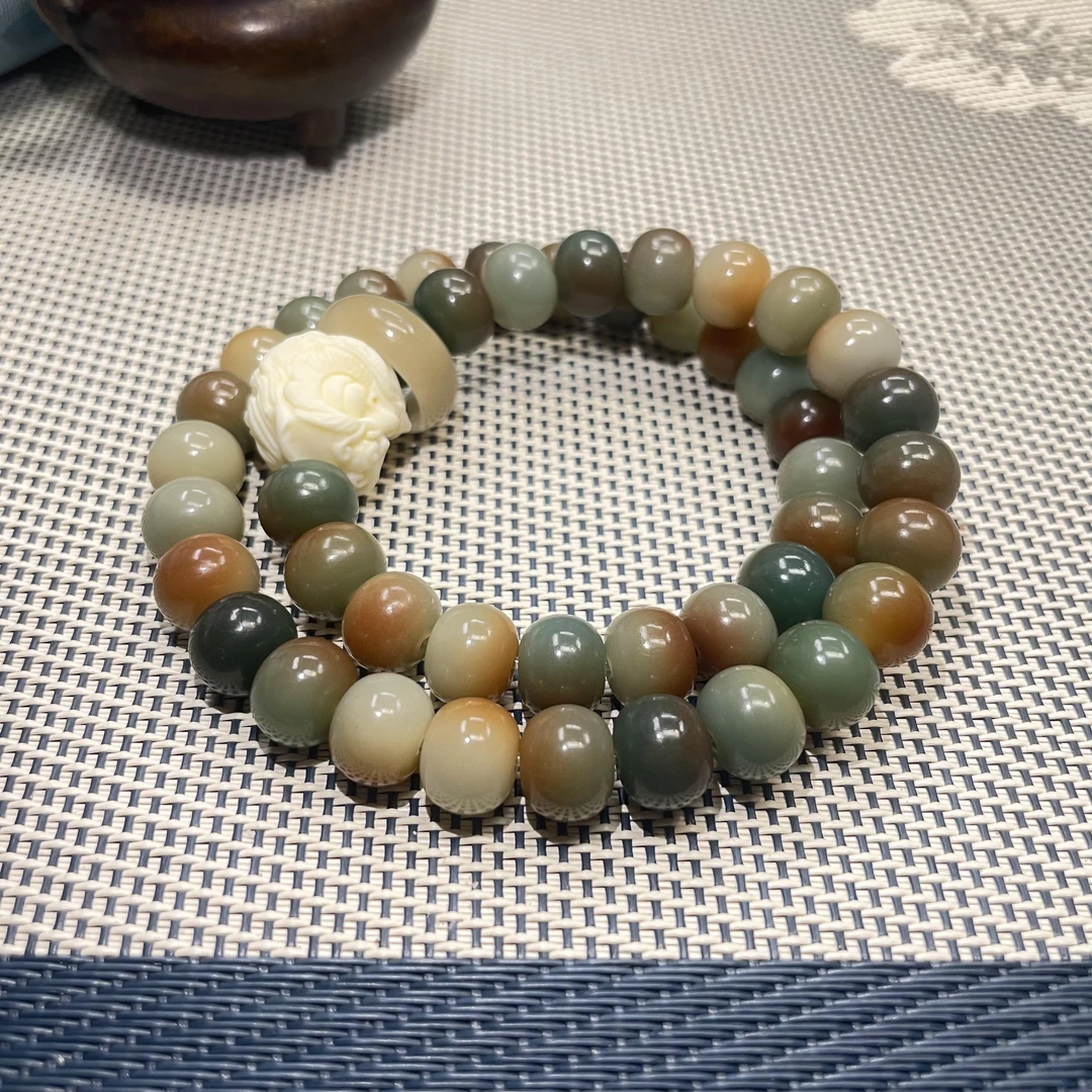 敦煌菩提双圈手串搭配奶凶醒狮