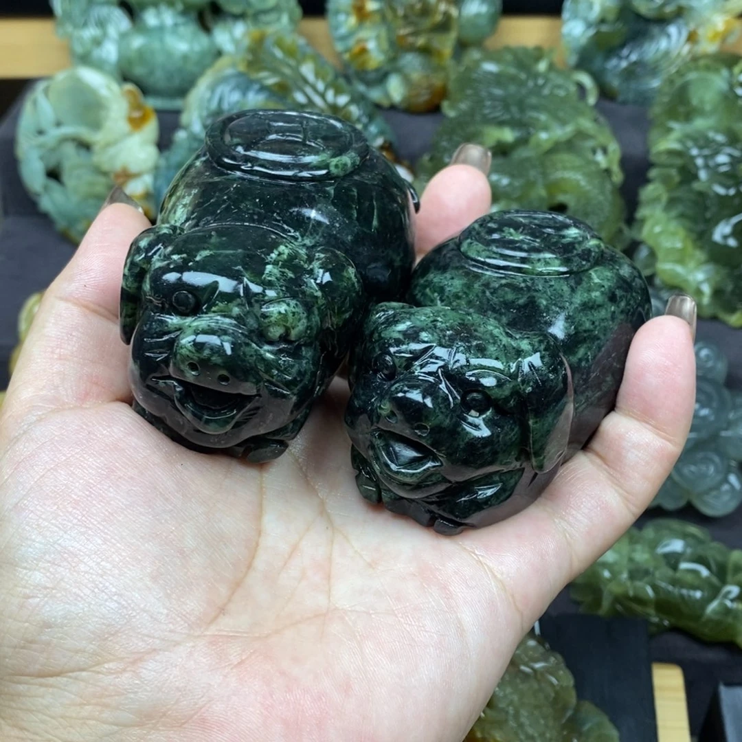 蛇纹石玉未镶嵌颈饰