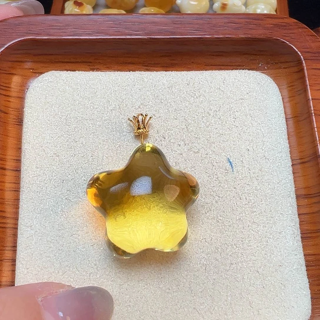 琥珀珠宝奇石18K金镶嵌要****羊