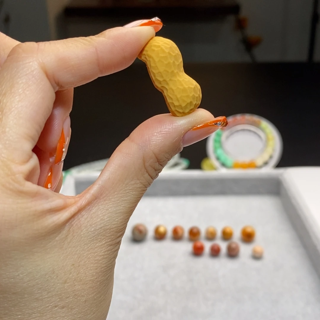 石英质玉（缅黄）未镶嵌颈饰