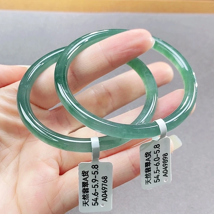 【闪购商品】未镶嵌手镯（圆镯）翡翠