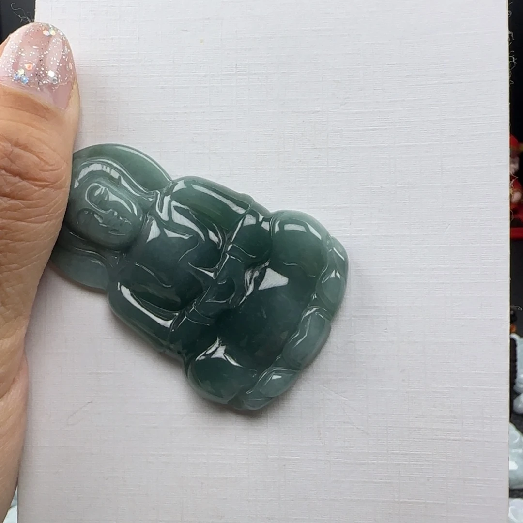 S***A翡翠未镶嵌颈饰观音