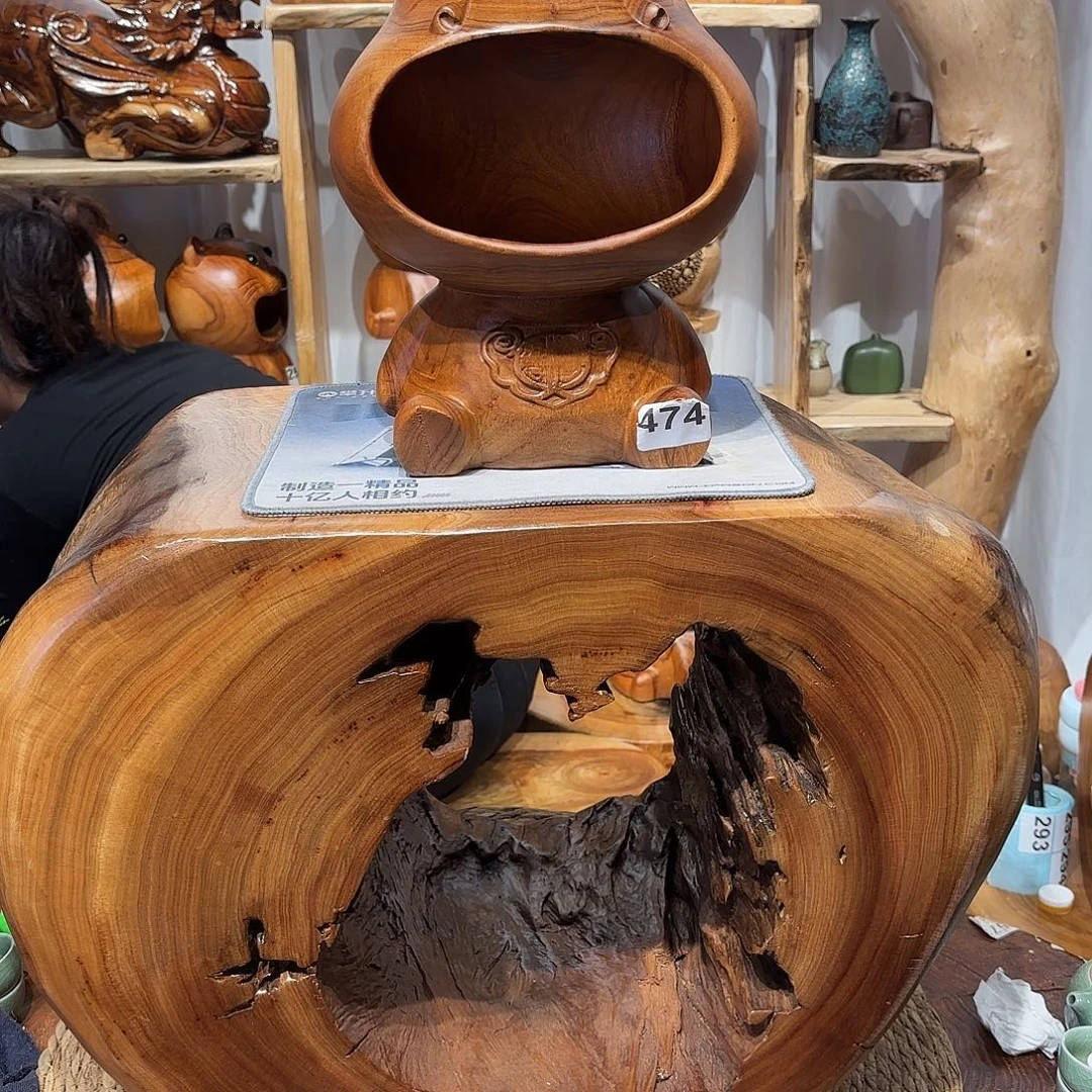 香樟木根雕凳子一物一拍编号474