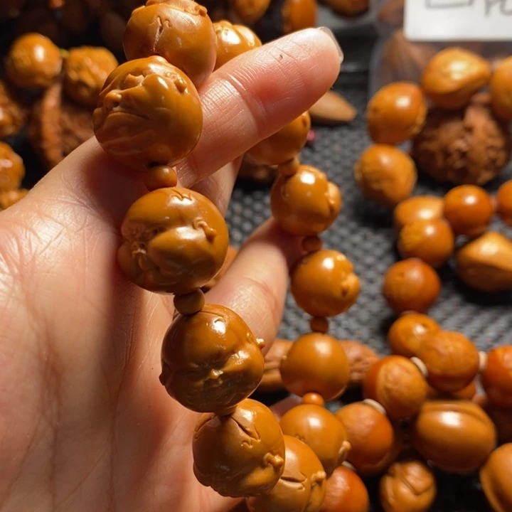 吊坠橄榄核绿*?人生百态