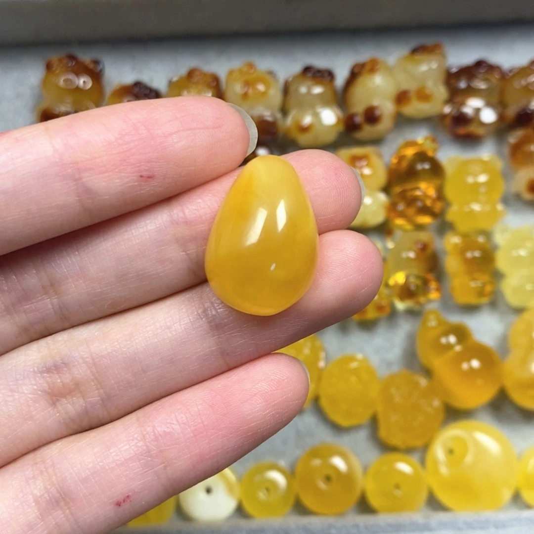 琥珀颈饰未镶嵌水滴