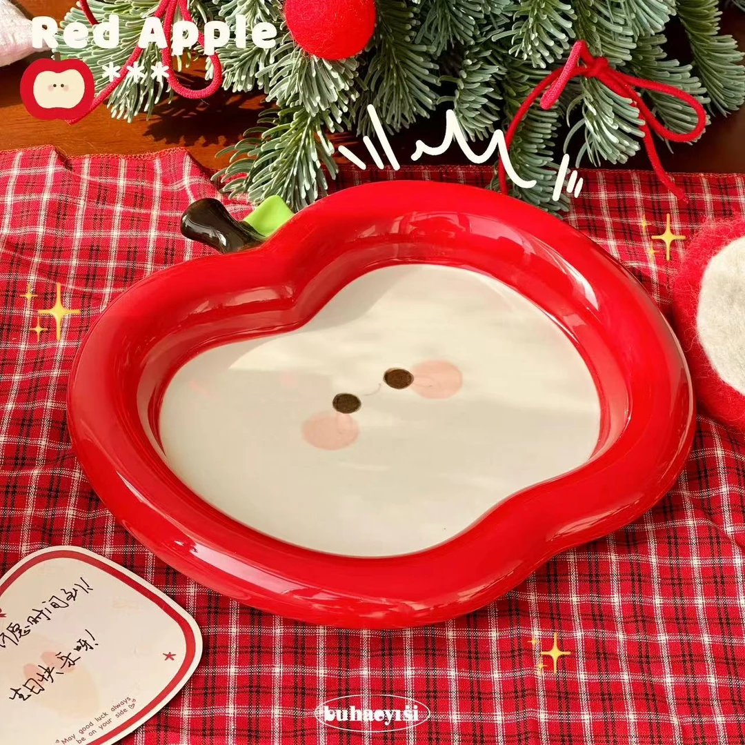 新疆包邮红苹果分格陶瓷盘子手绘釉下彩甜品水果盘可爱家用