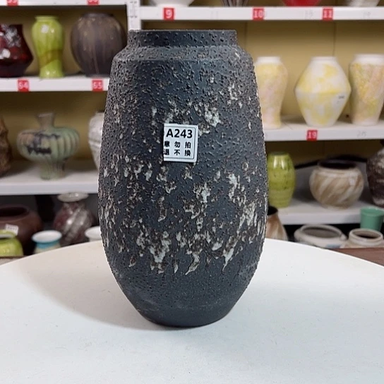 瓶高29口9。陶瓷花瓶摆件。243