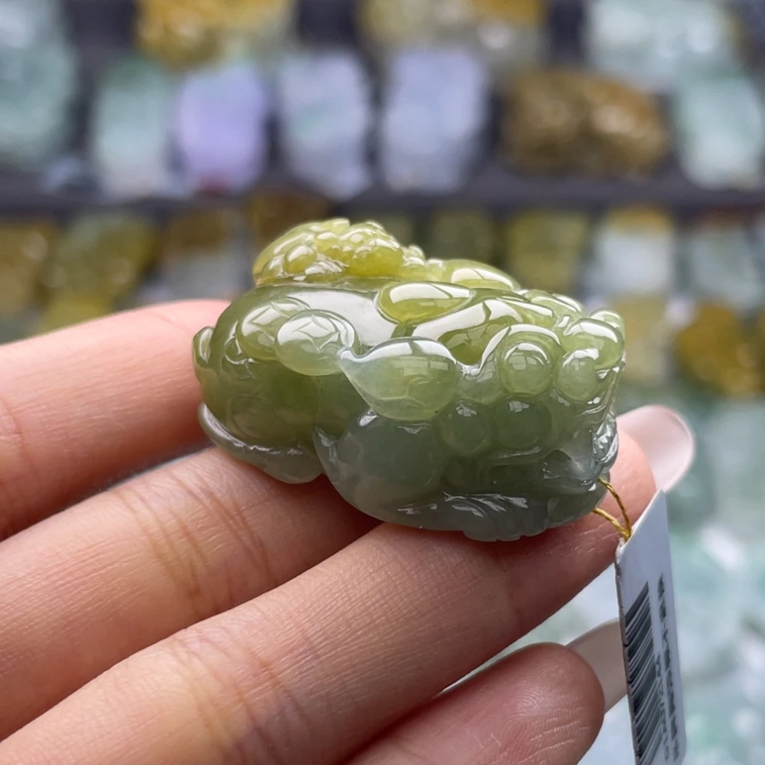 颈饰未镶嵌翡翠貔貅