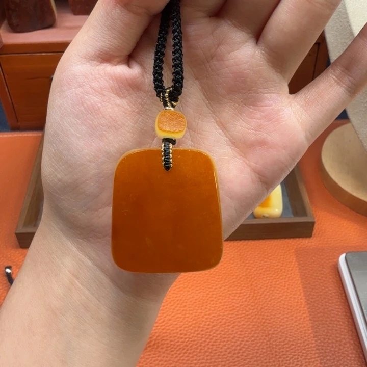 蜜蜡未镶嵌吊坠(赠链)