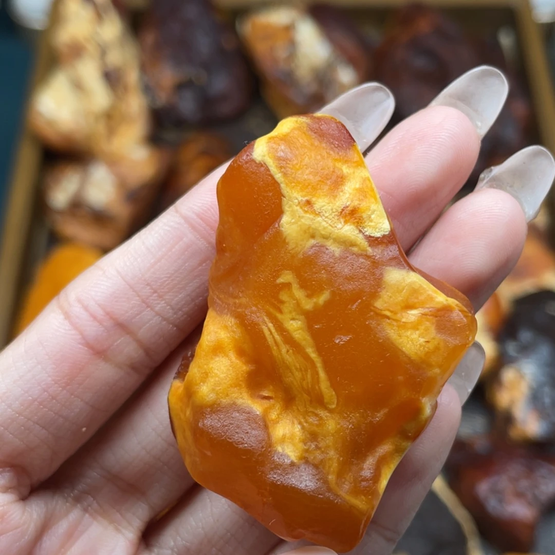 琥珀未镶嵌珠宝奇石