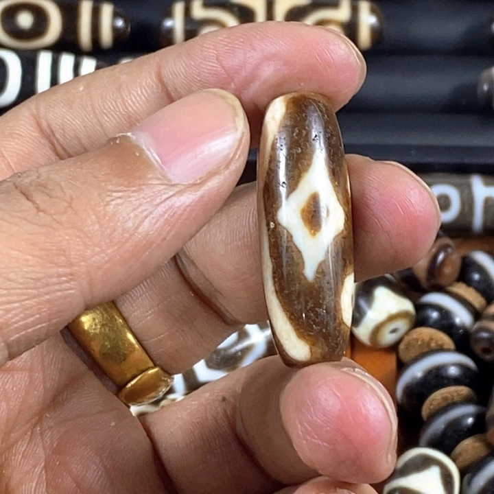 只买单纯的吊坠，没带链子，属的性质。