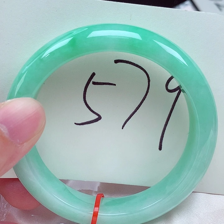 翡翠未镶嵌手镯翡翠