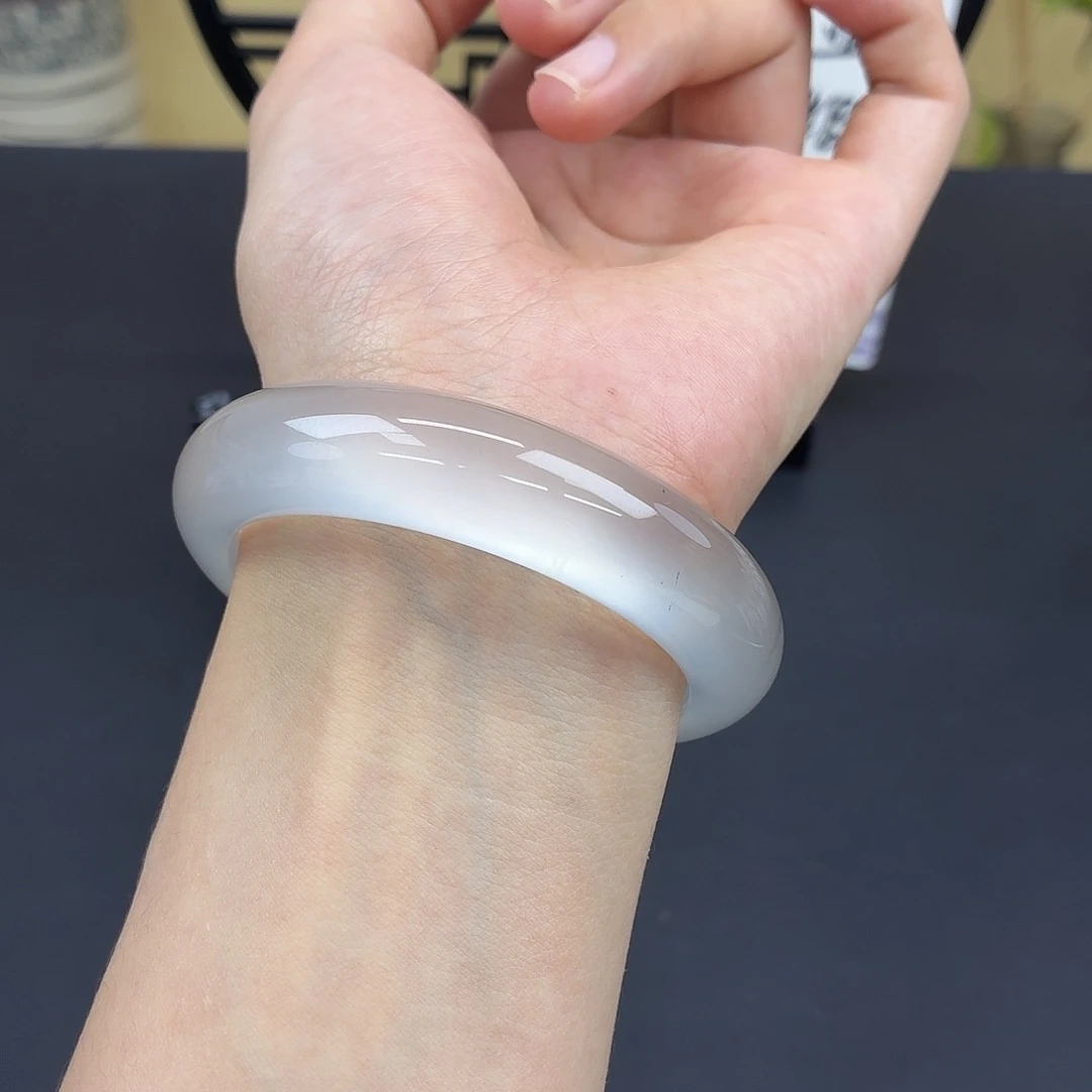 石英质玉未镶嵌手镯