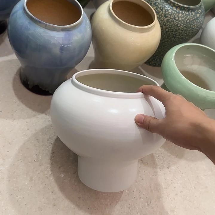 白泥花盆微瑕有孔