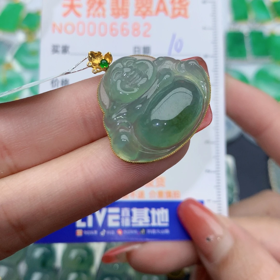 翡翠颈饰18K金镶嵌佛公