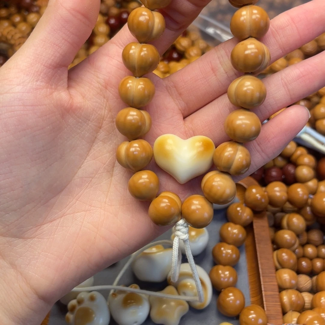 *****二等屁桃加爱心配饰