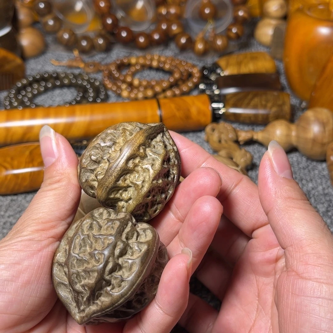 金丝楠阴沉一对核桃