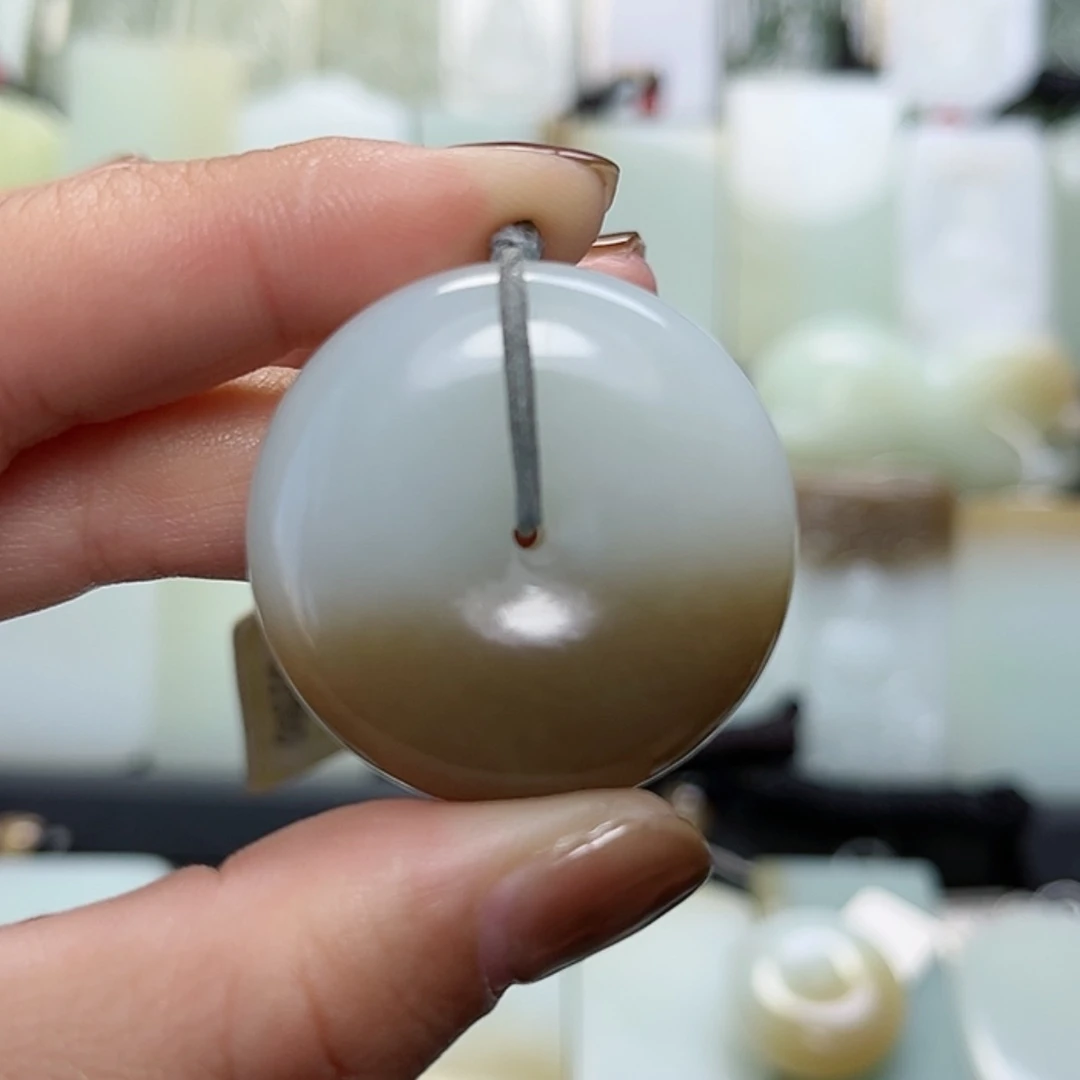 【闪购商品】颈饰未镶嵌和田玉云**轻