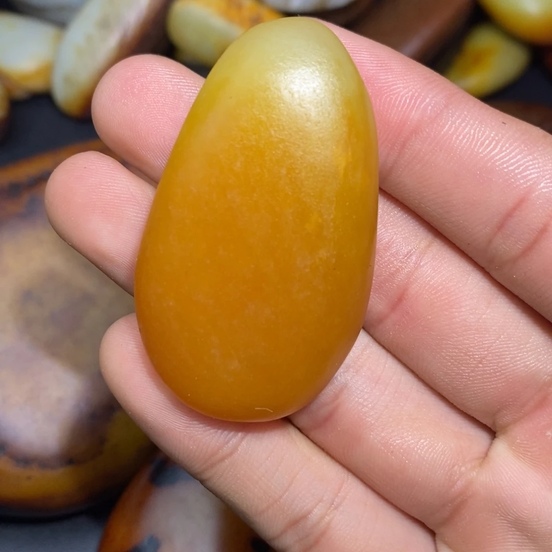 和田玉未镶嵌珠宝奇石