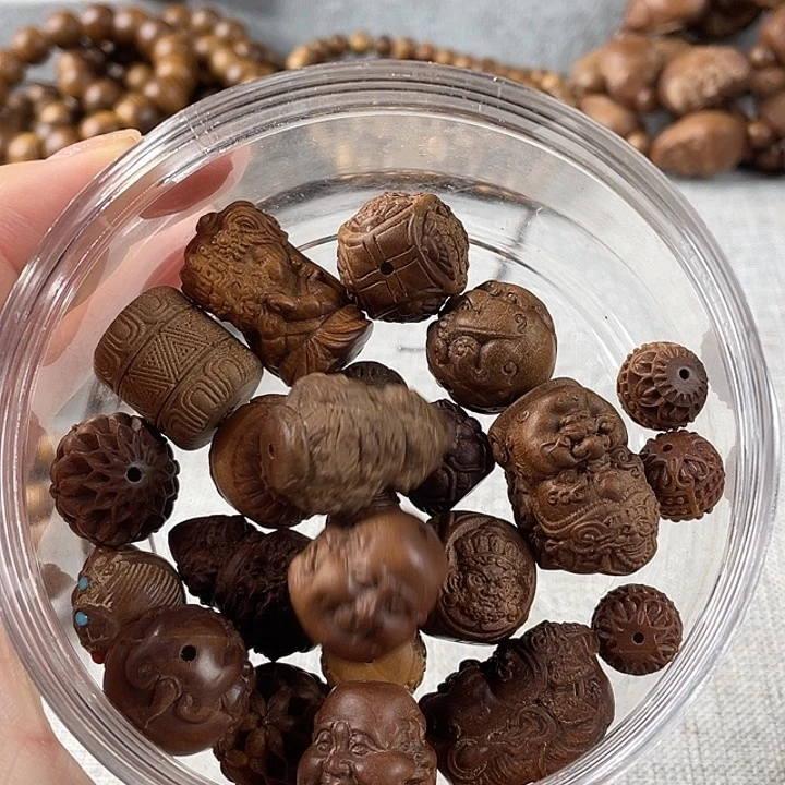 海***砂木老山檀香小雕刻件