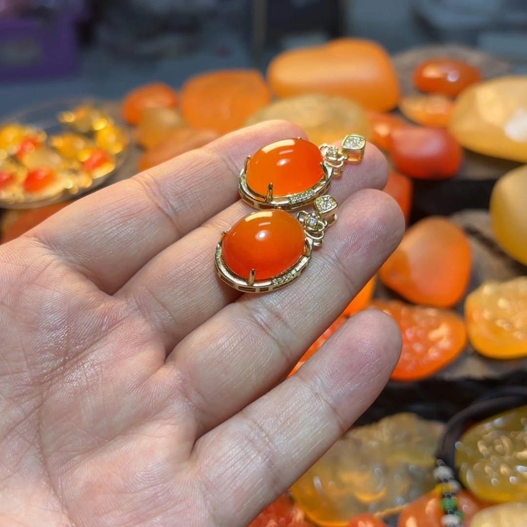 石英质玉挂件合金相**生