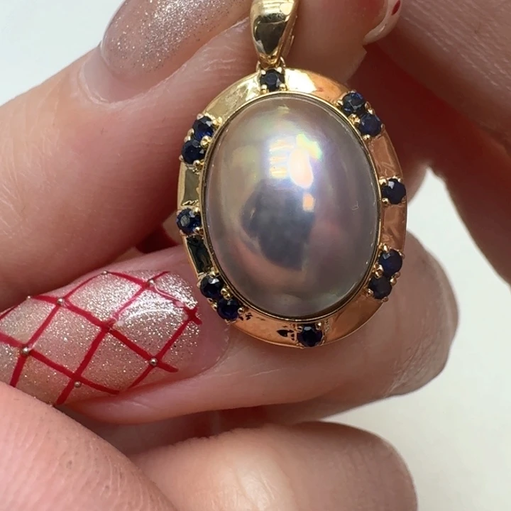 拼合珍珠（马贝珠）颈饰18K金镶嵌