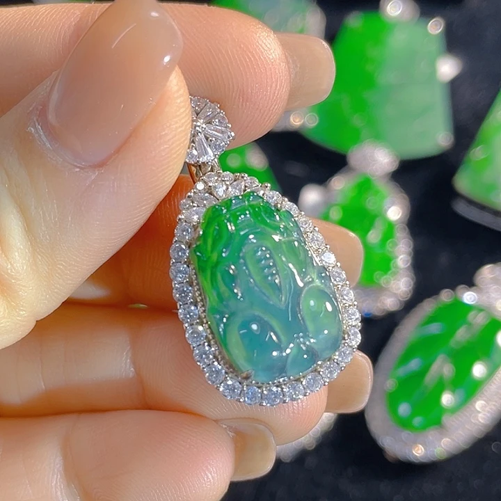 翡翠银S925镶嵌颈饰翡翠