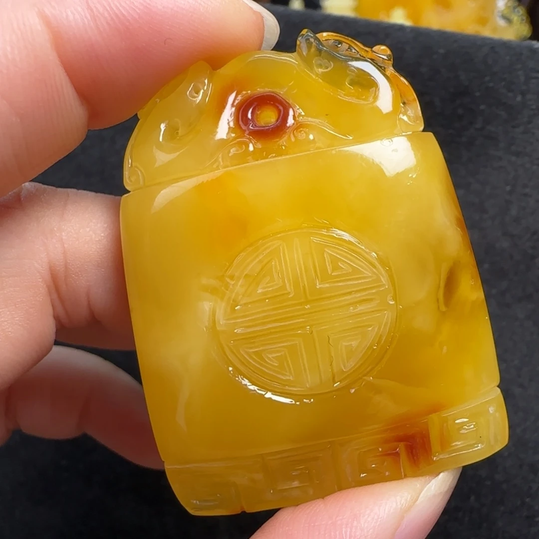 蜜蜡未镶嵌珠宝奇石