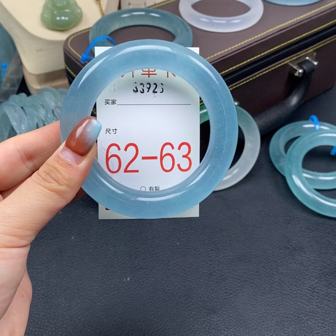 最***识石英质玉未镶嵌手镯