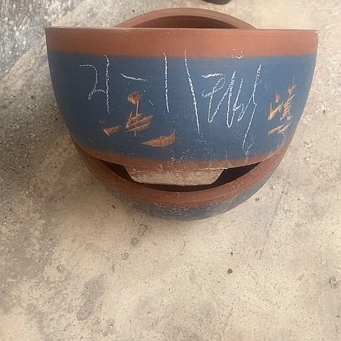 中国宜兴紫砂花盆，