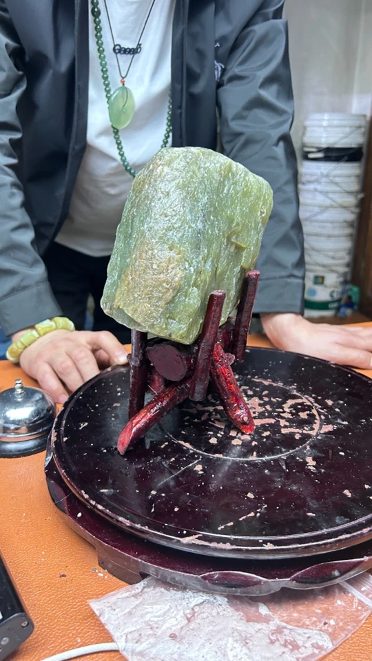 天然岫玉原石109