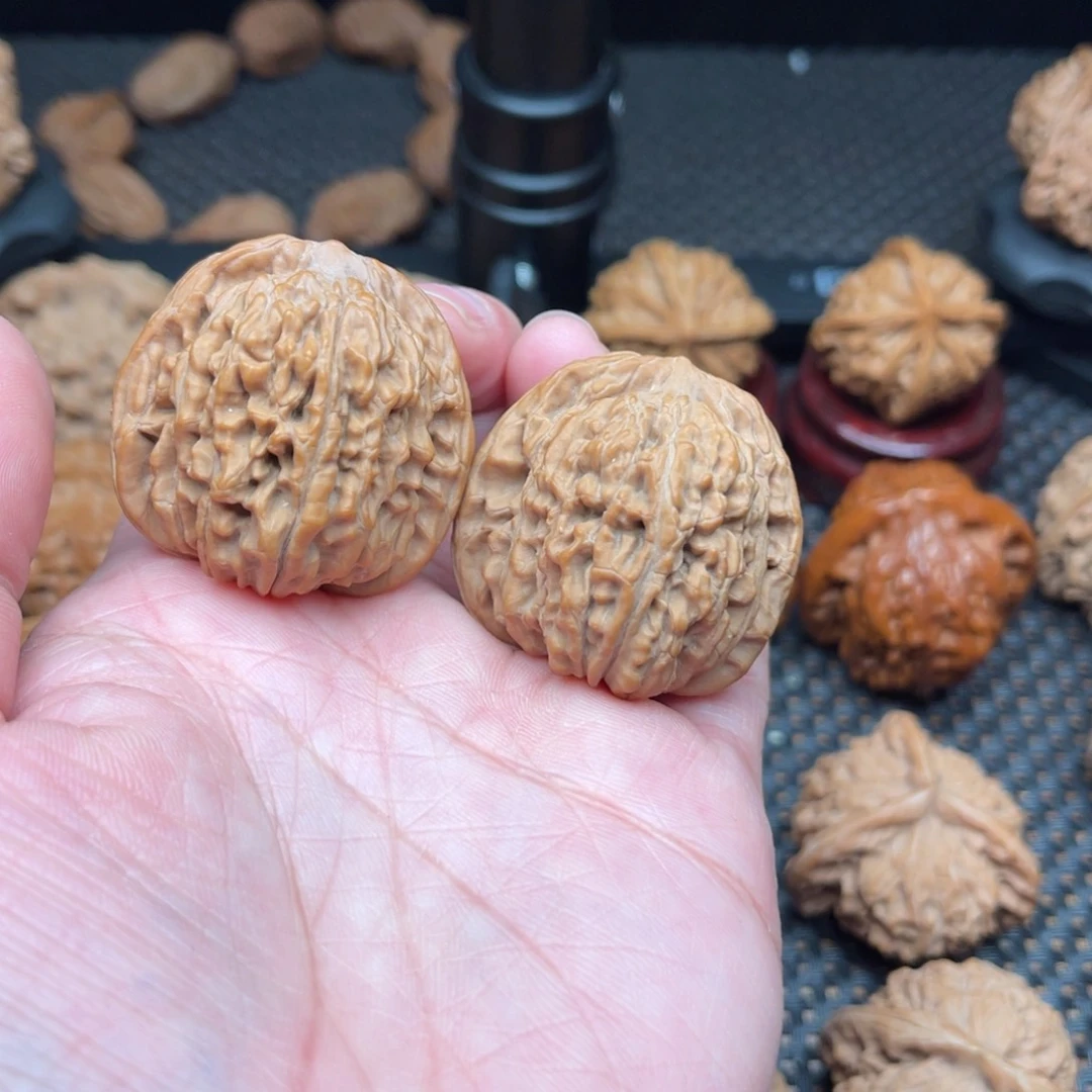 文玩核桃吊坠啊**丶四座楼