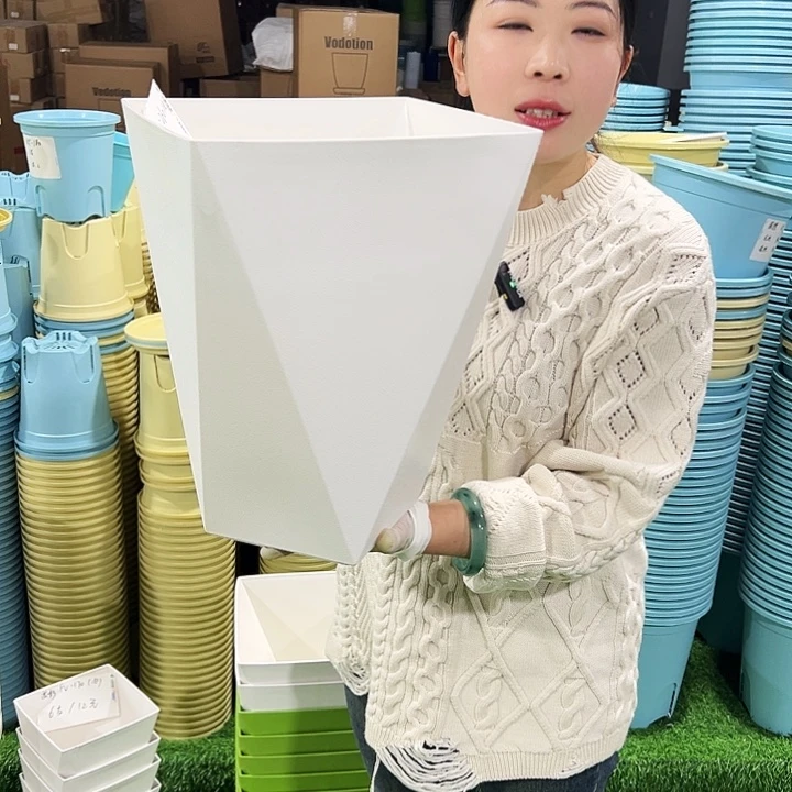 微瑕FV260口26高35白色无托3个