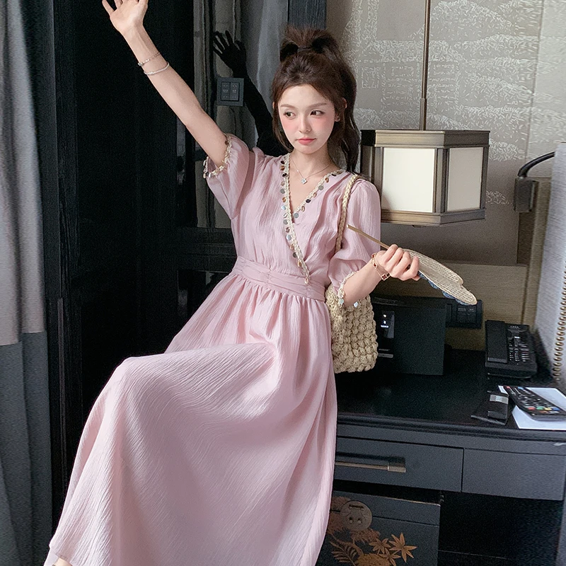 法式温柔风V领短袖连衣裙女2025夏季新款时尚百搭气质中长款裙子