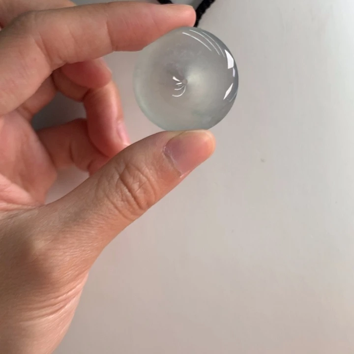 翡翠挂件未镶嵌….