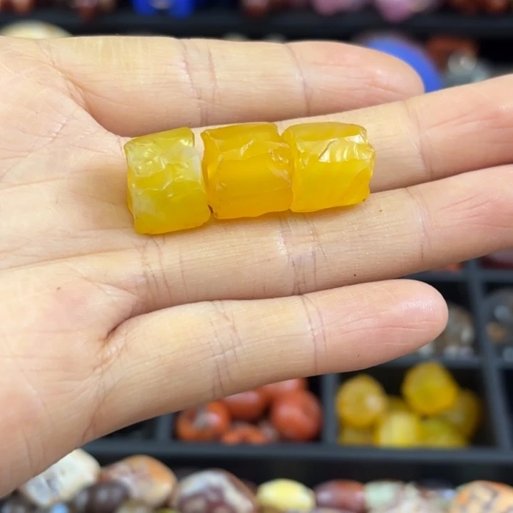 八***山玛瑙/玉髓未镶嵌颈饰