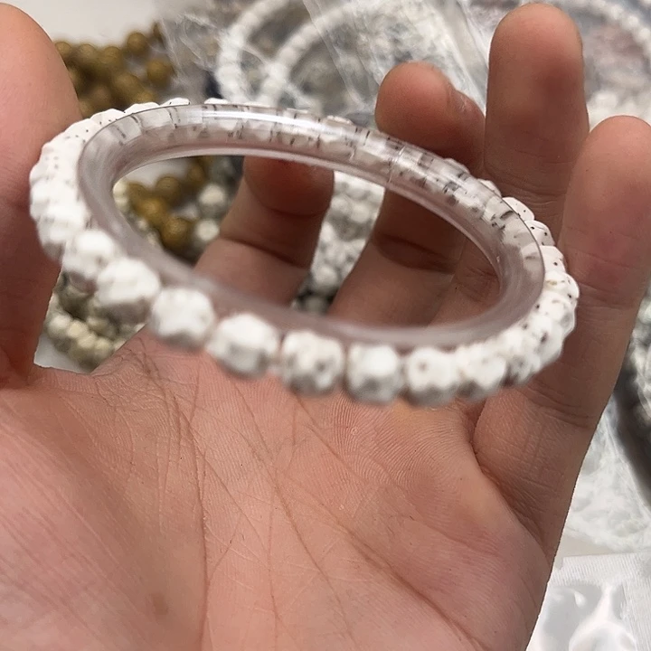 早***睡吊坠星月菩提456。