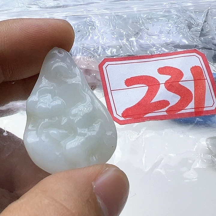 翡翠颈饰未镶嵌天然缅甸翡翠吊坠