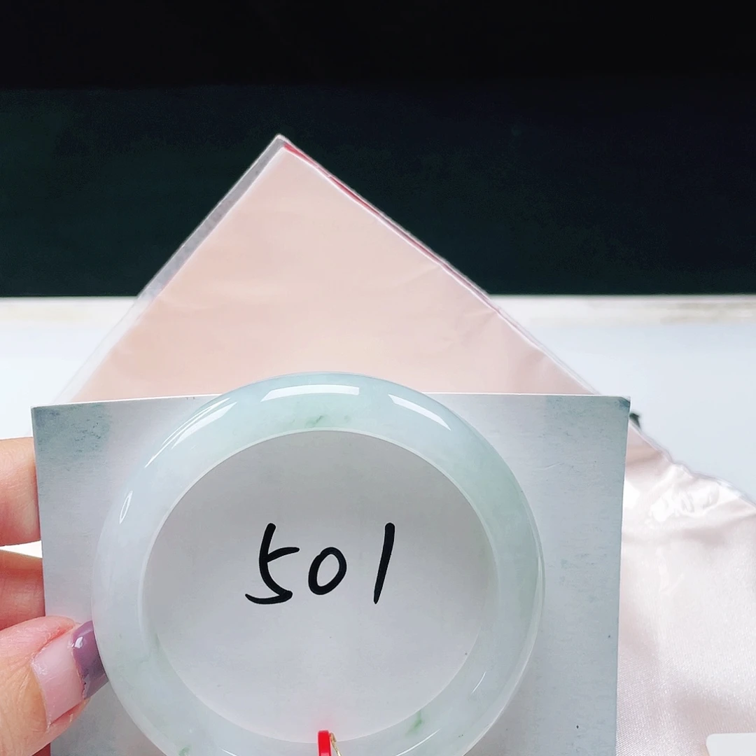 白***盼翡翠未镶嵌手镯缅甸翡翠52+