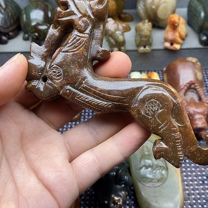 未镶嵌蛇纹石玉颈饰