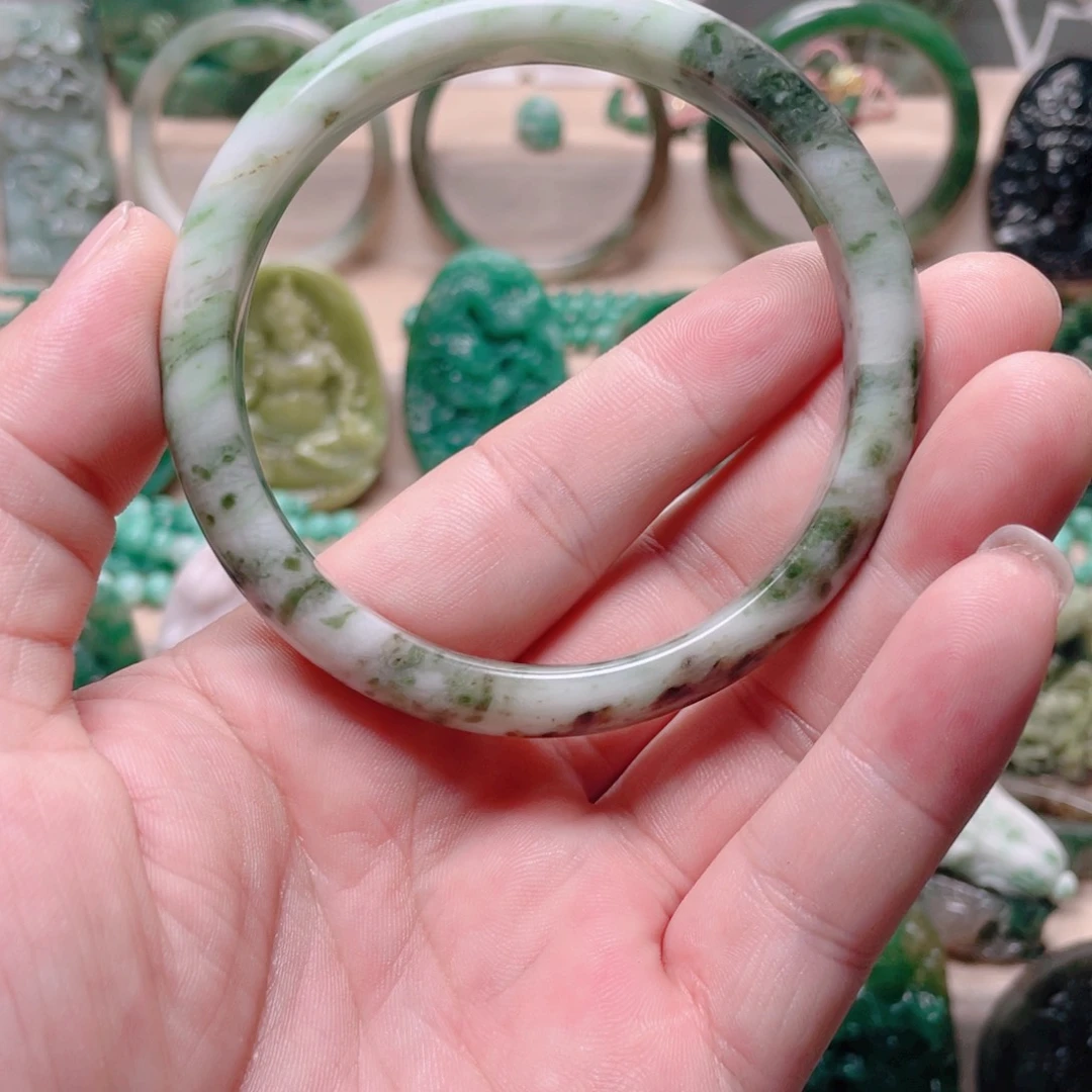 独山玉未镶嵌手镯