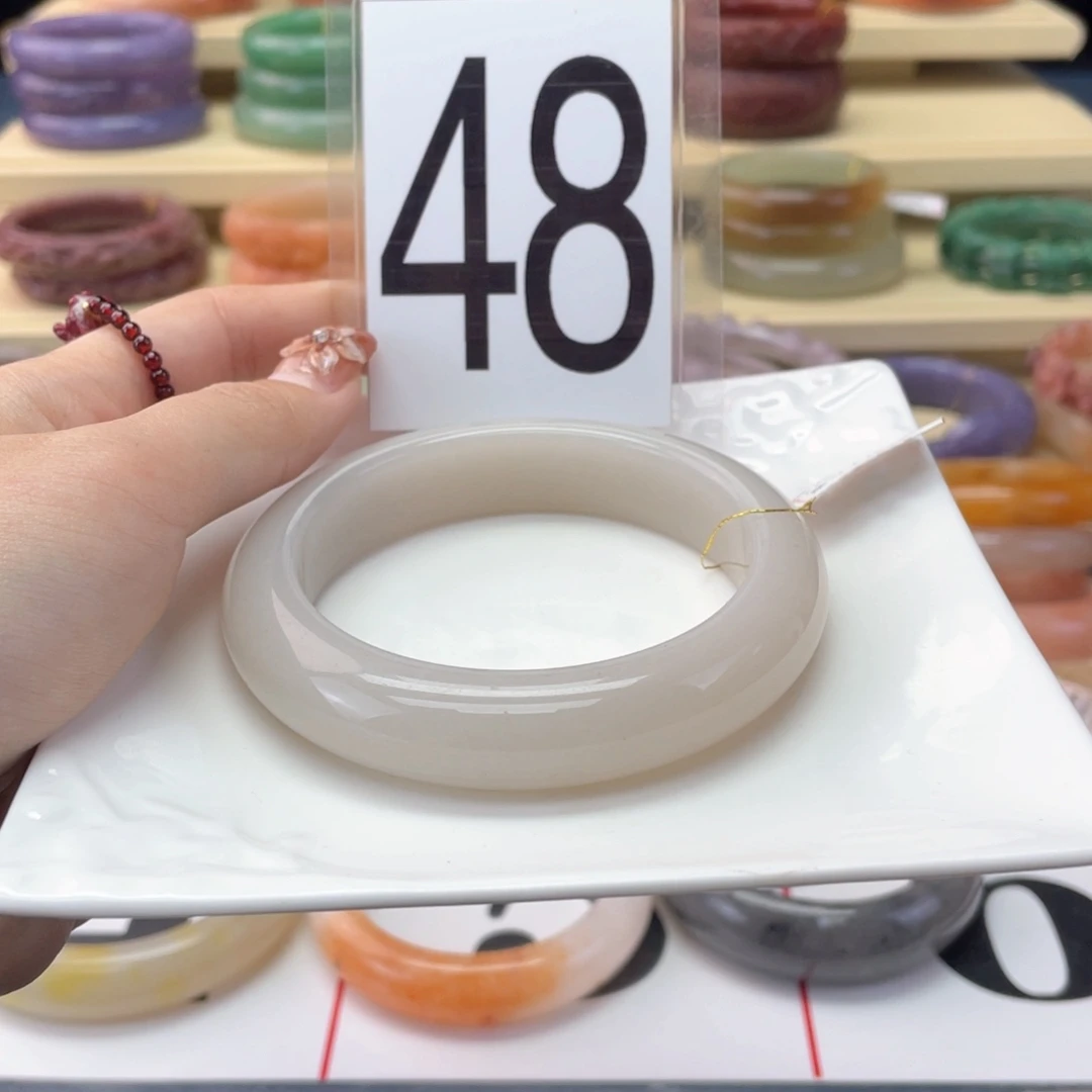 石英质玉未镶嵌手镯