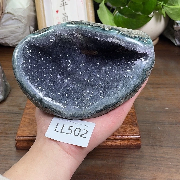 未镶嵌水晶大型摆件（非配饰）